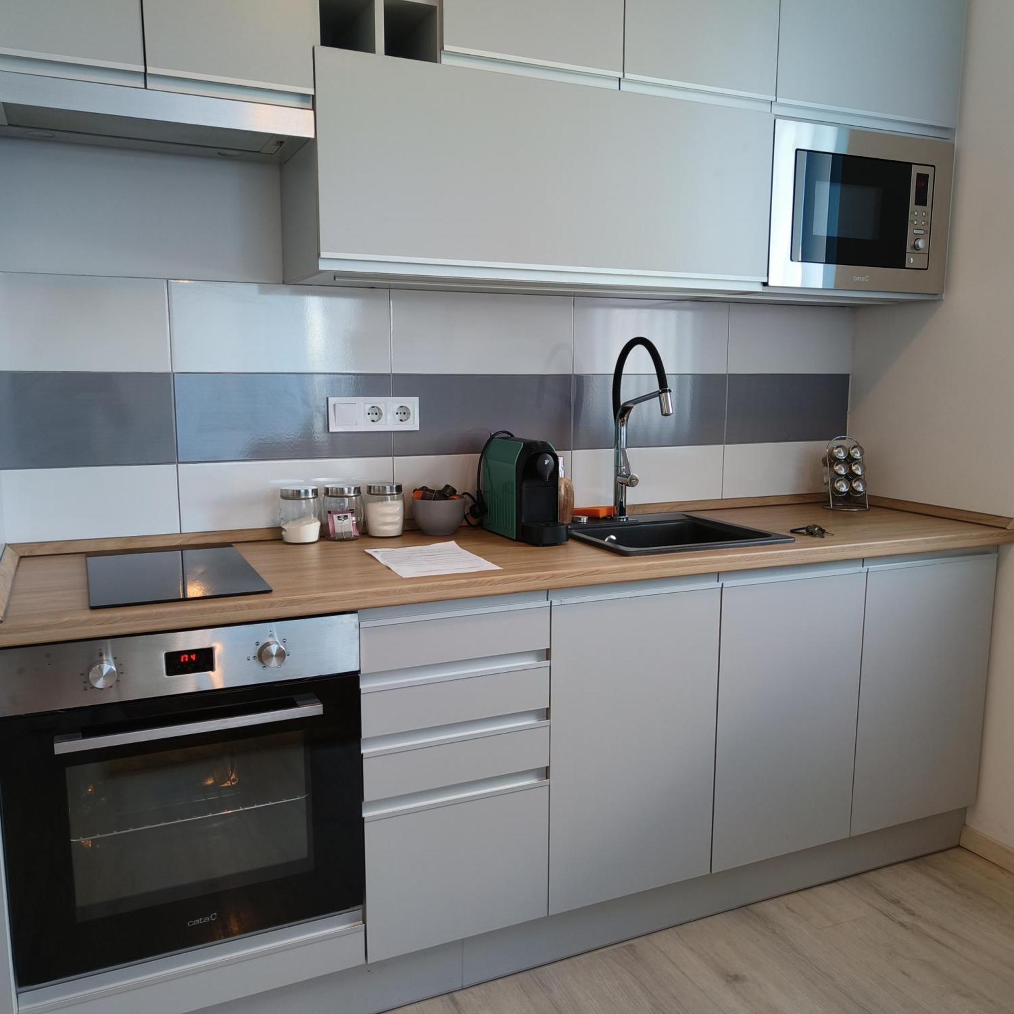 Pe-Ki Lux Apartman Székesfehérvár Eksteriør bilde